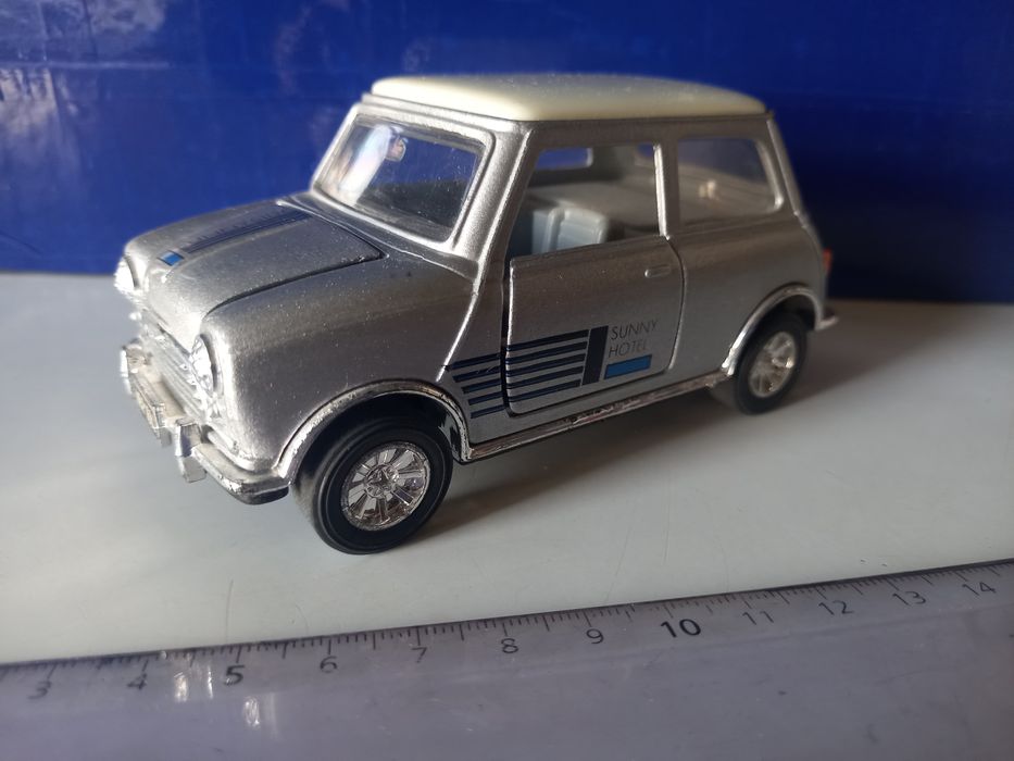 Morris mini (miniatura)