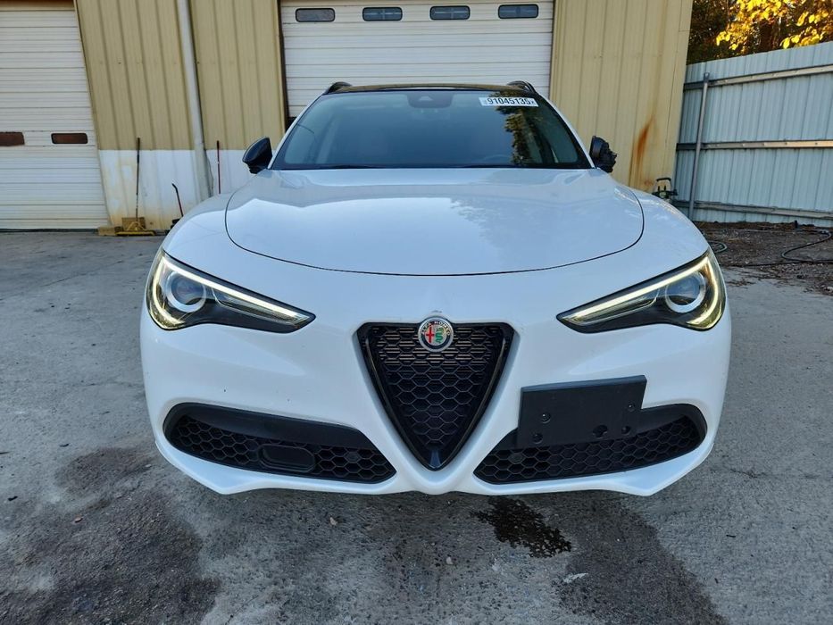 Alfa Romeo Stelvio 2.0 Turbo 280 KM AWD