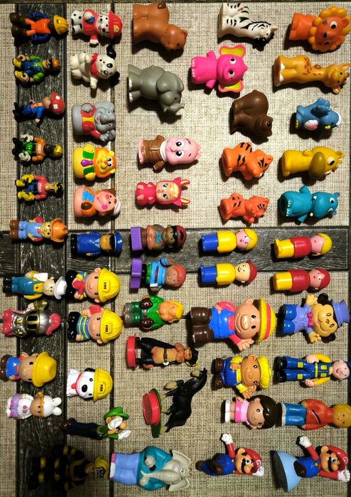 Lego фигурки,пираты,человечки.Трещетки.Три кота