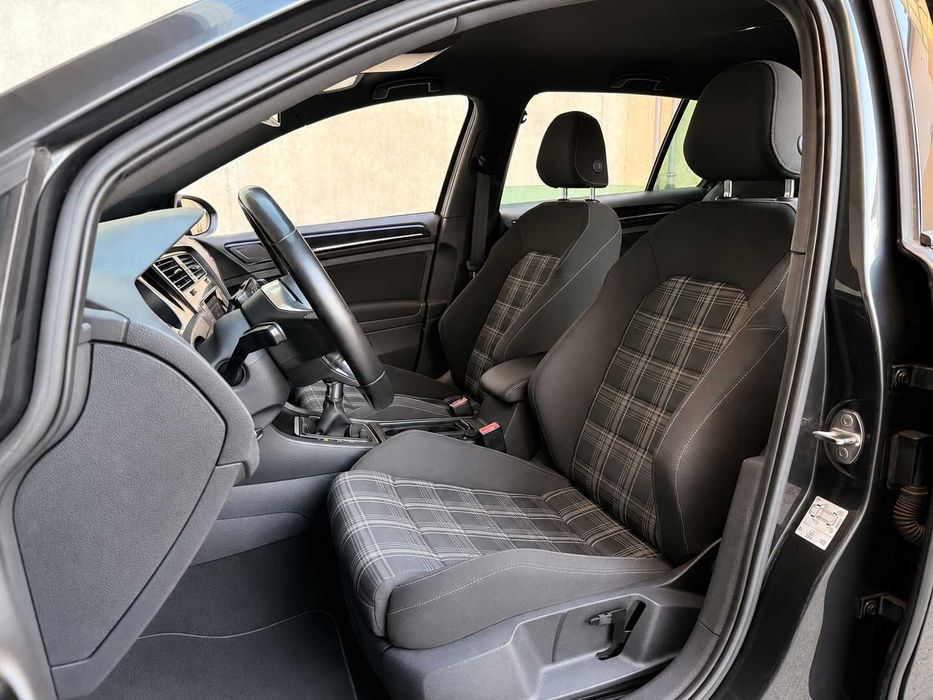 Volkwagen Golf 2.0 TDI GTD - Desde 185€/mês