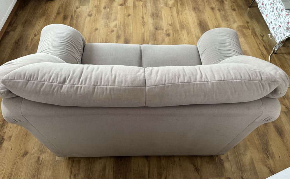 Sofa 2-osobowa jasnoszara + szuflada na pościel
