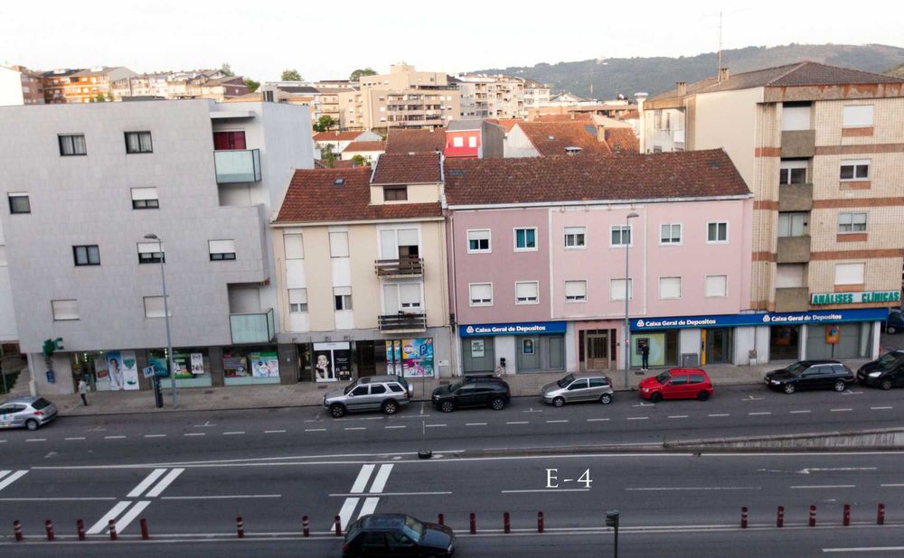 Quarto mobilado em Maximinos