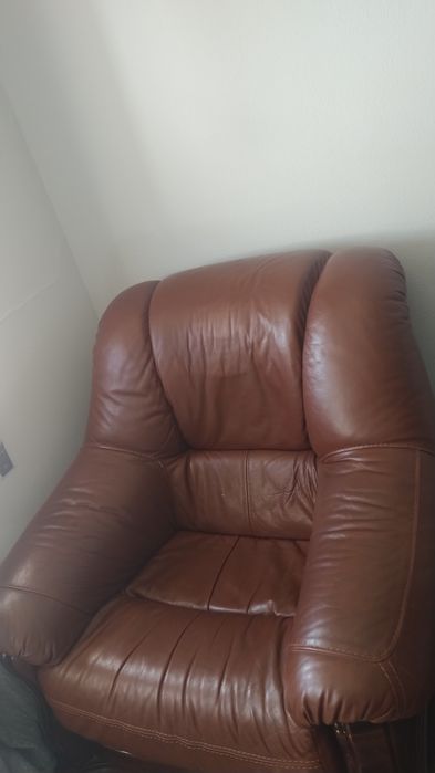 Vendo conjunto de sofás em pele