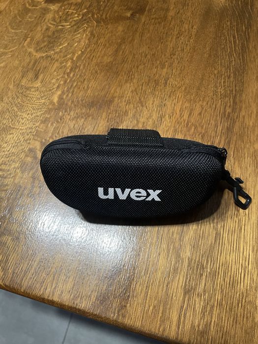 UVEX etui na okulary