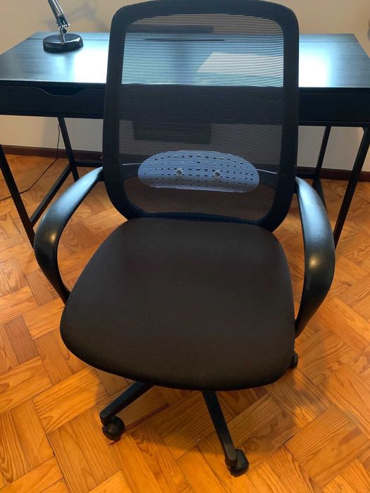 Cadeira giratória com braços - Kave Home