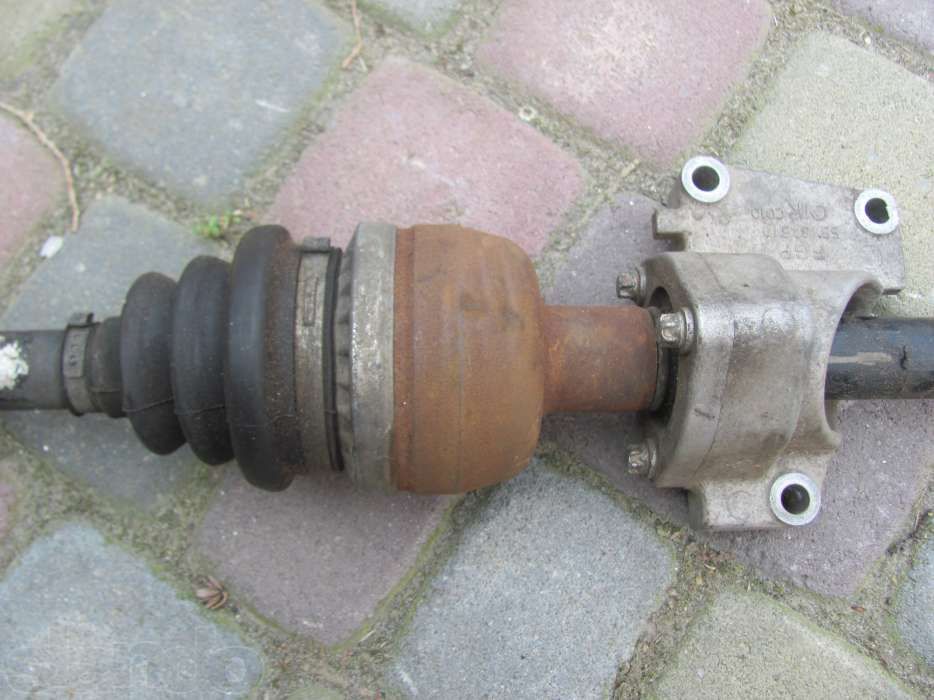 Полуось правая Opel Astra H Z19DTH Vectra C Zafira B 13124679 привід