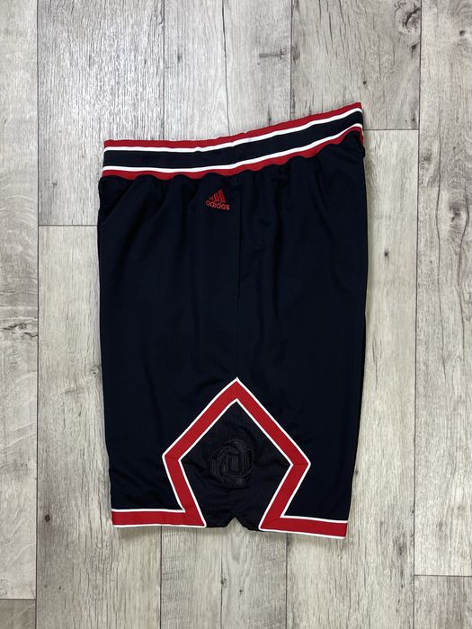 Adidas шорты XL размер баскетбольные черные с принтом