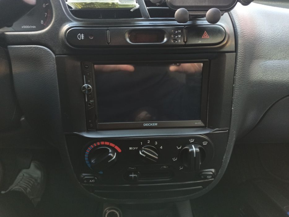 Продам.Обменяю.Процессорную 2-DIN Магнитолу DECKER DV-771 DSP.