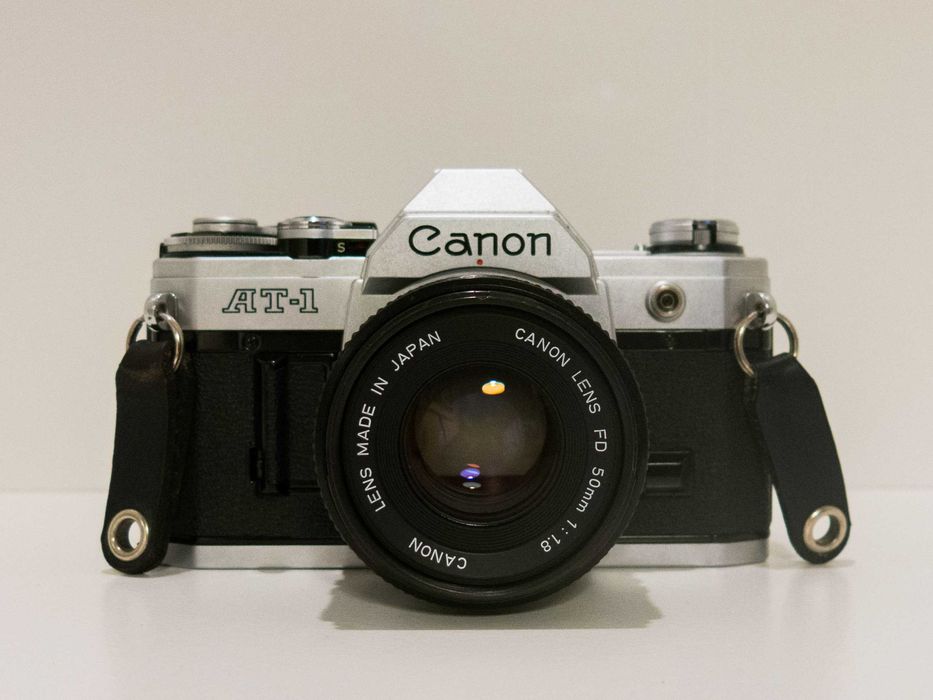 Câmara Analógica Canon AT-1 (AE-1)