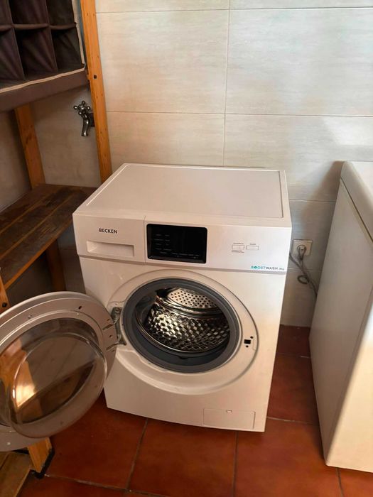 Conjunto Máquina de Lavar Roupa Becken (9kg) + Máquina de Secar Indesit (7kg)