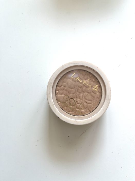 Gold Highlighter Ciepły rozświetlacz do twarzy