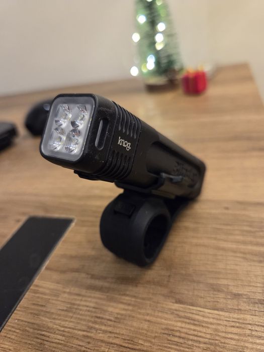 Lampka rowerowa knog blinder 600
