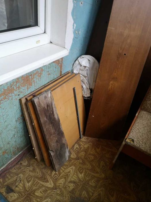 Отдам даром старая мебель на дрова до 24 числа