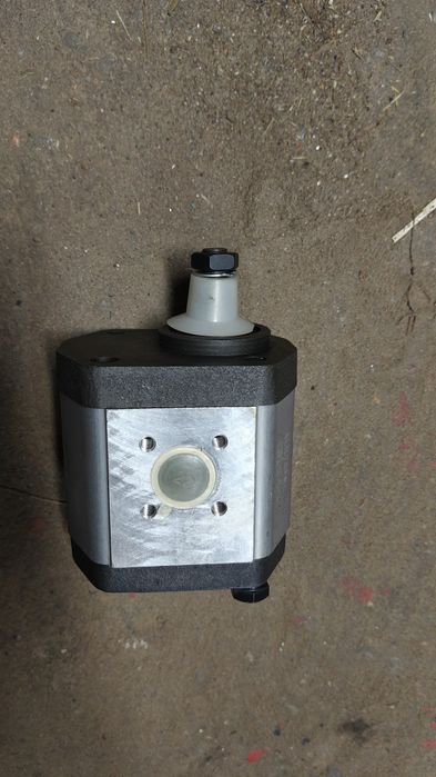 Pompa hydrauliczna Deutz Fahr m900