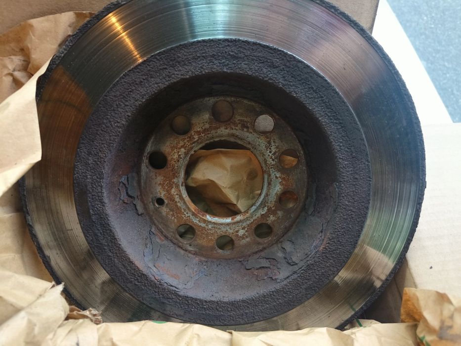 Задні гальмівні диски passat b6