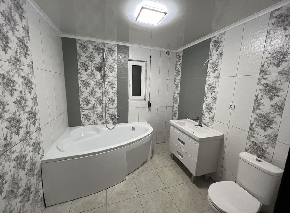 Будинок з гаражем с. Вислобоки, 13 км від Львова