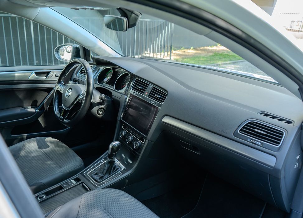 Volkswagen e-Golf 2020 – 100% Elétrico – ACC – Full Extras – C/Garantia VW