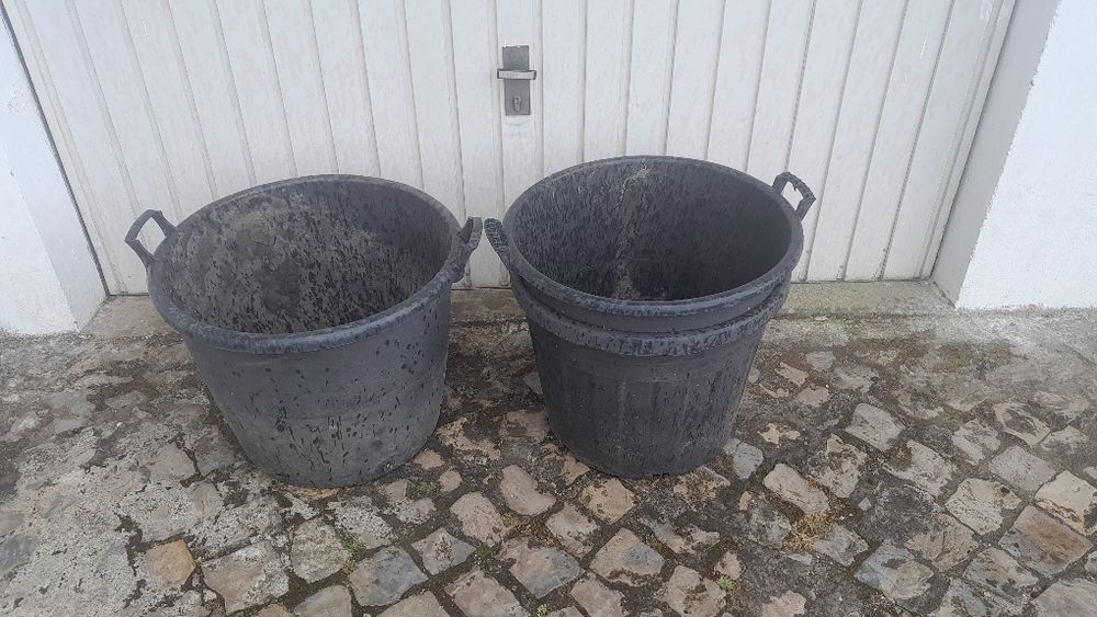 Baldes ou vasos plástico