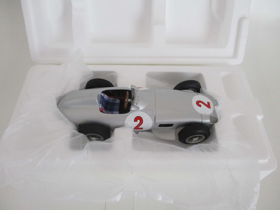 Miniatura MERCEDES-BENZ W196 
Formula  1