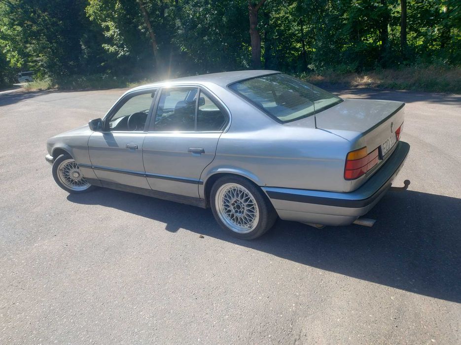 BMW e 34 520 i b+g