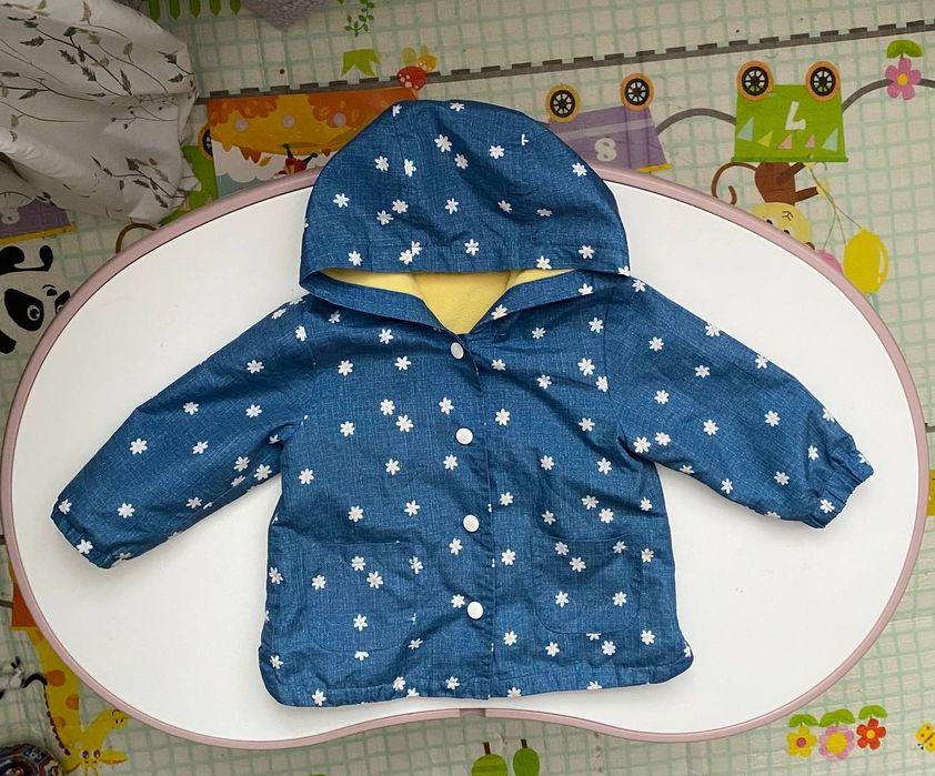 Курточка 6-9 місяців, буде довше