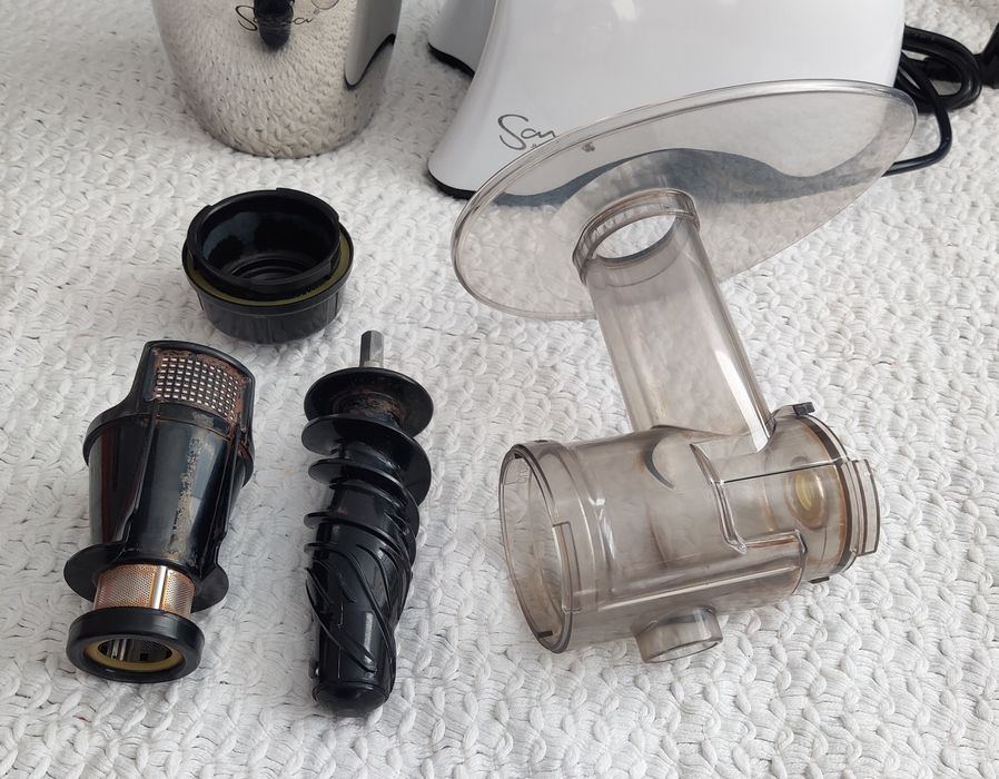 Шнековая соковыжималка Sana by Omega EUJ-707 White