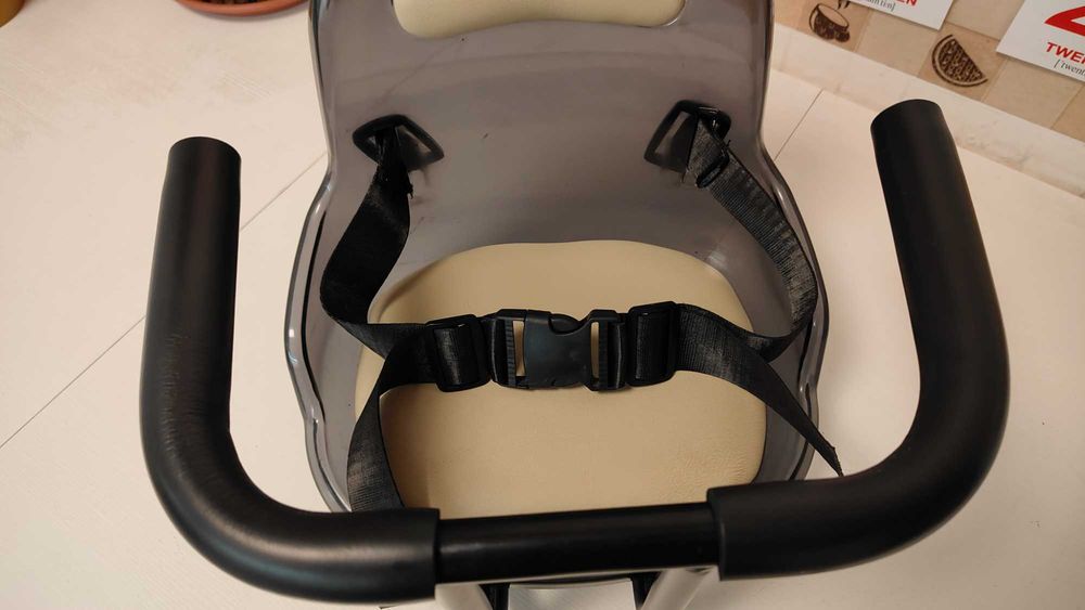 Б/в дитяче м'яке велосипедне крісло з паском та дугою безпеки