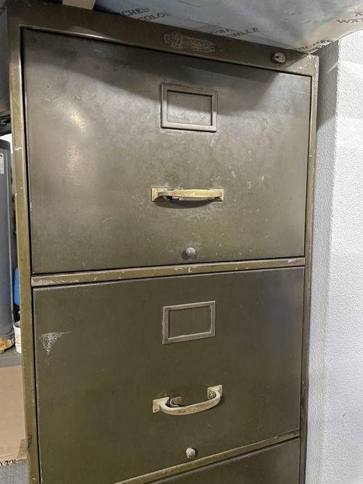 Arquivador metálico antigo