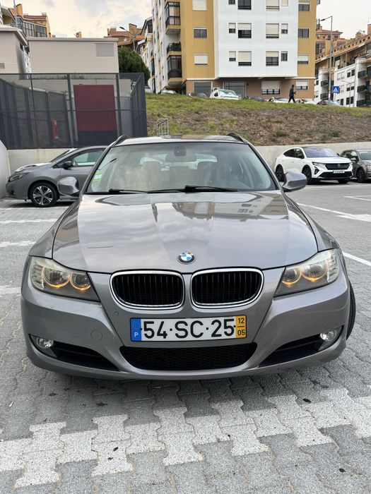 BMW 318d  ano 2012
