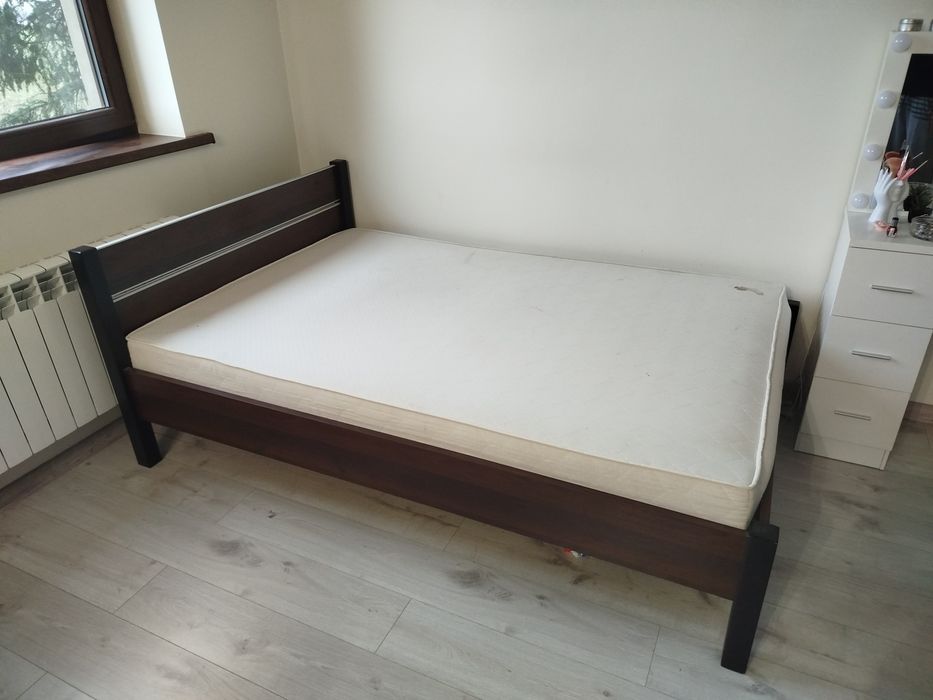 Komplet mebli Bodzio: szafa, łóżko, biurko, regał - bardzo dobry stan