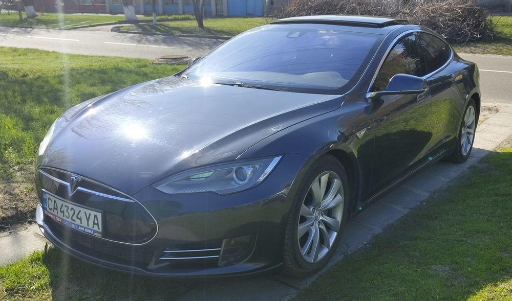 Tesla Model S 70D