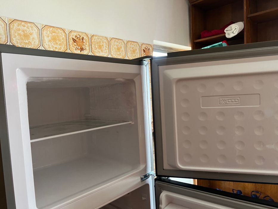 Frigorífico semi novo