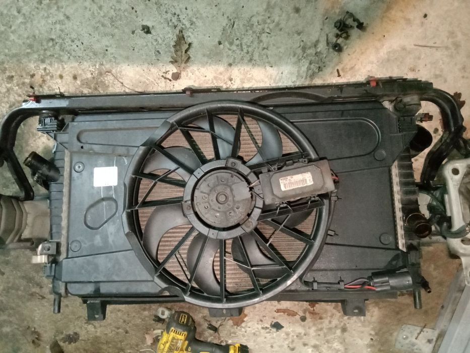 Wentylator chłodnicy focus MK2 C-Max Volvo v50