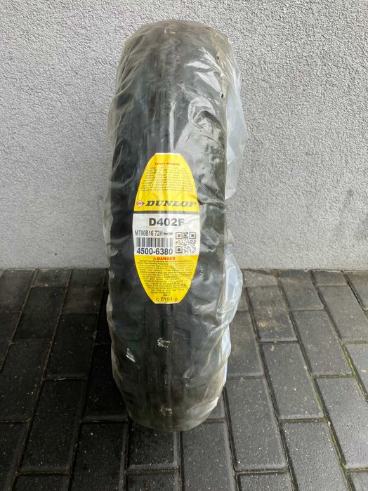 MT90B16 Dunlop D402F WW Biały Bok 2025 Przód HARLEY-DAVIDSON 130/90B16