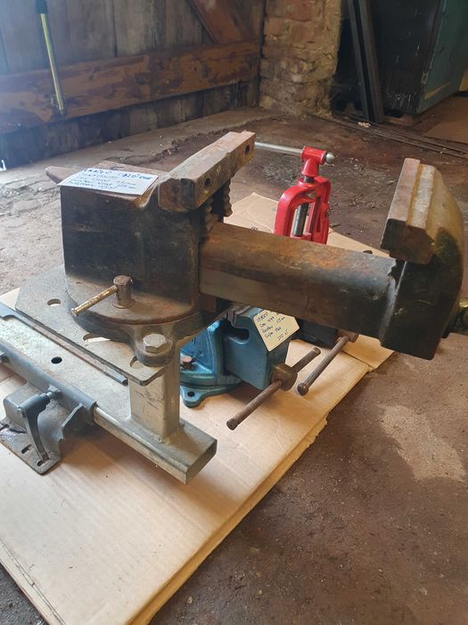 Imadła małe i duże jonnesway oraz inne uchwyt do zamocowania na busie