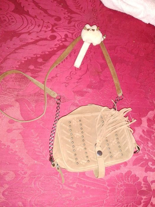 Mulheres no espelho-Elizabeth Gomes-1e-Moner10E-Mala tiracolo7EDesde2E