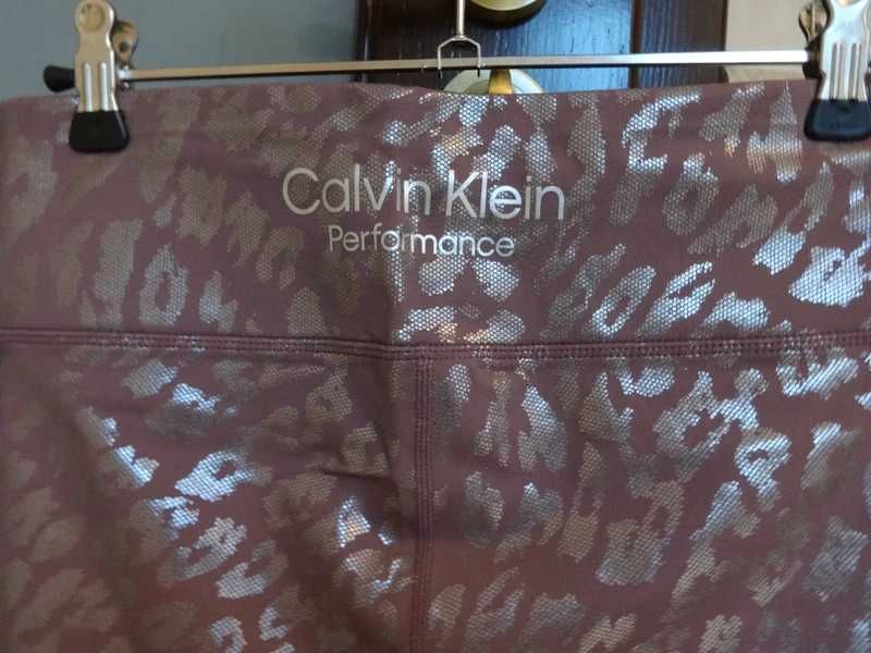Calvin Klein -komplet - kolekcja sportowa limitowana Performance