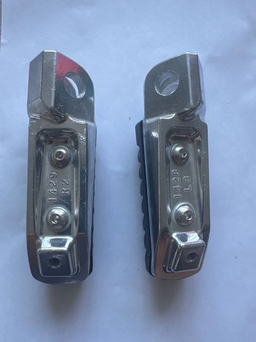 Підніжки передні для мотоцикла Kawasaki Z650,Z650RS,ER650,Z900,ZR900,Ninja 650,EX650H,2 ZX1002,Versys-X 300,KLE300,250