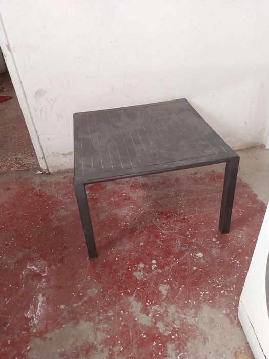 Vendo estas duas mesas