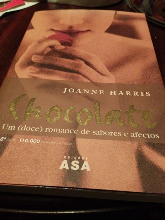 Livro "Chocolate Um (doce) romance de sabores e afectos"
