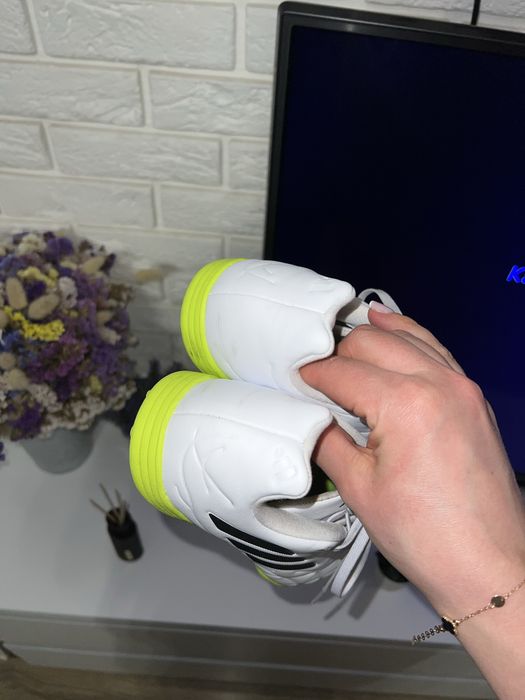 Кеди 40ніжки для футболу