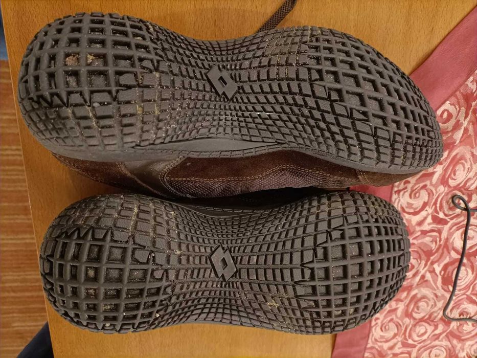Sapatos desportivos Lotto novos