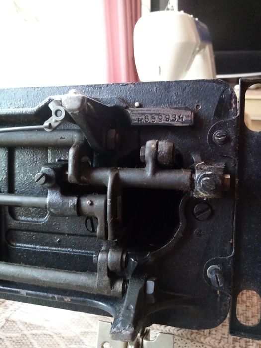 Швейна машинка, в гарному робочому стані.