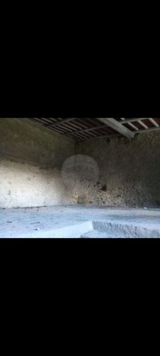 Casa em Pedra para recuperar- matela