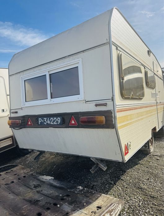 Roulote ampla no interior