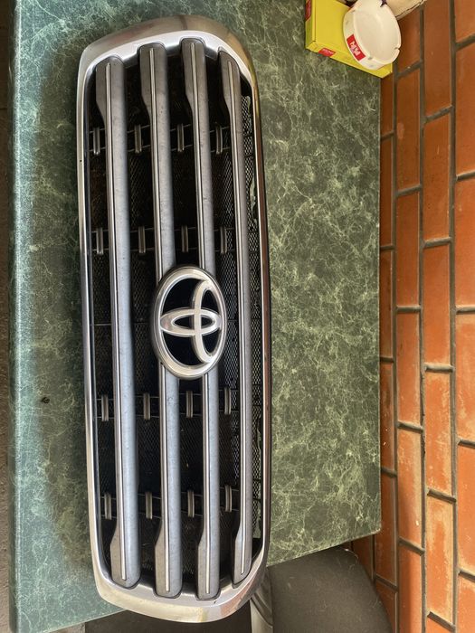 Решітка радіатора Тойота Ленд Крузер 07-12 рік дорест