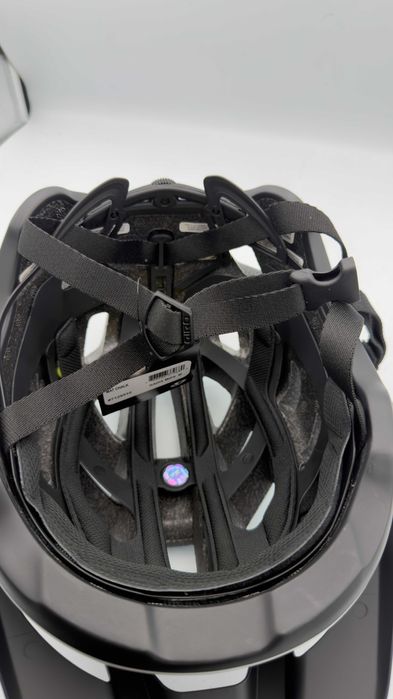 Powystawowy Kask Rowerowy Giro Radix Mips r. M (55-59cm)