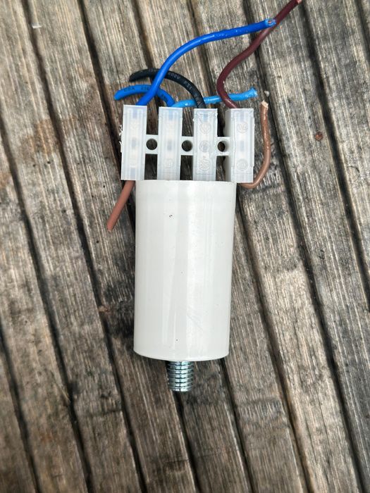 Kondensator rozruchowy 4µF 450V Graef M90