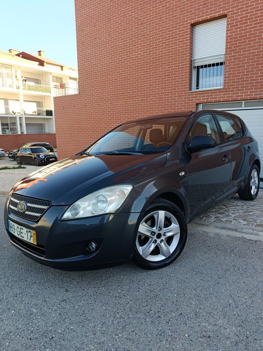 Kia Ceed CRDI 1.6 16v 115cv em muito bom estado !!!