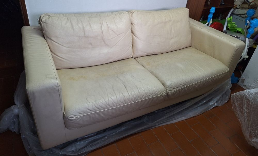 Vendo sofá em pele DIVANI DIVANI